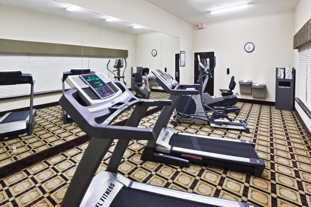 Holiday Inn Express & Suites Brownfield Экстерьер фото